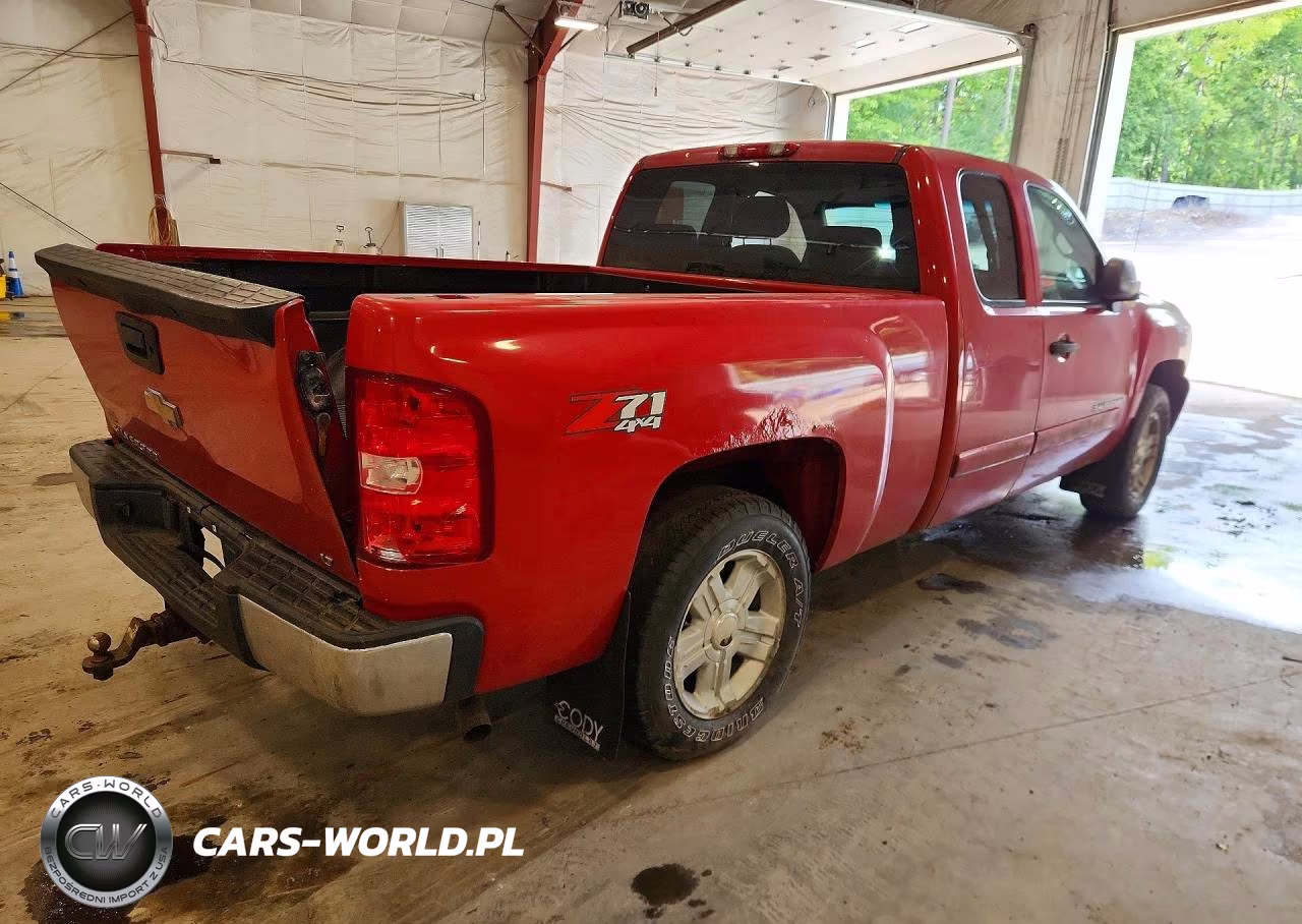 2008 Chevrolet Silverado K1500 VIN:2GCEK19J081109270 - 3