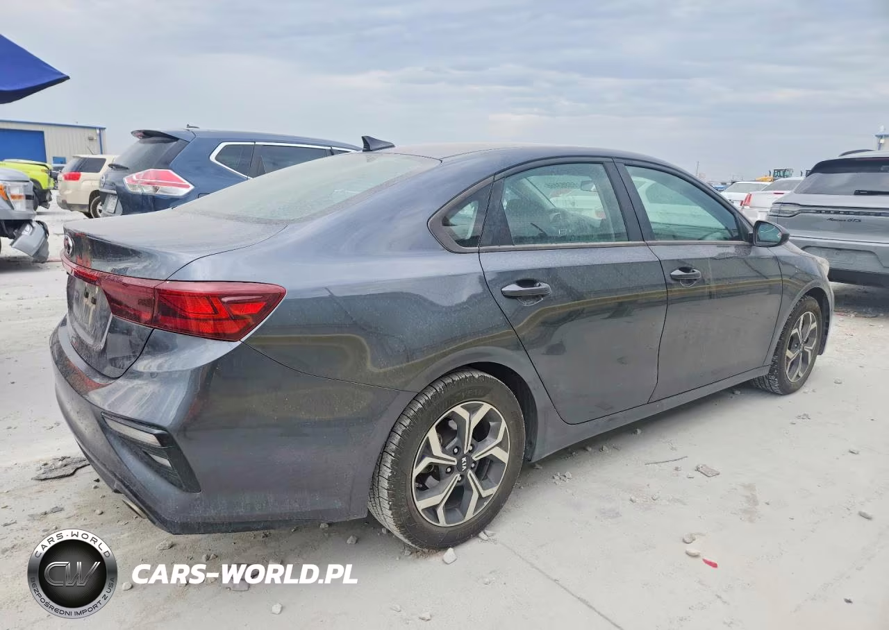 2020 Kia Forte Lxs VIN:3KPF24AD6LE260430 - 3