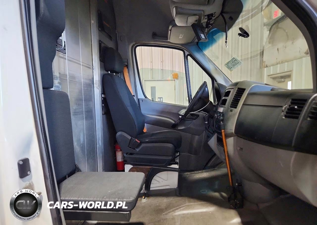 2015 Mercedes-Benz Sprinter 2500 Delivery Van VIN:WD3PE8DB0FP136438 - 11