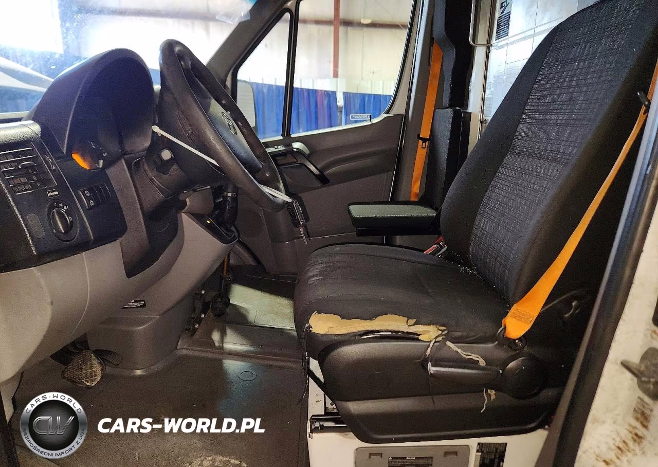 2015 Mercedes-Benz Sprinter 2500 Delivery Van VIN:WD3PE8DB0FP136438 - 7