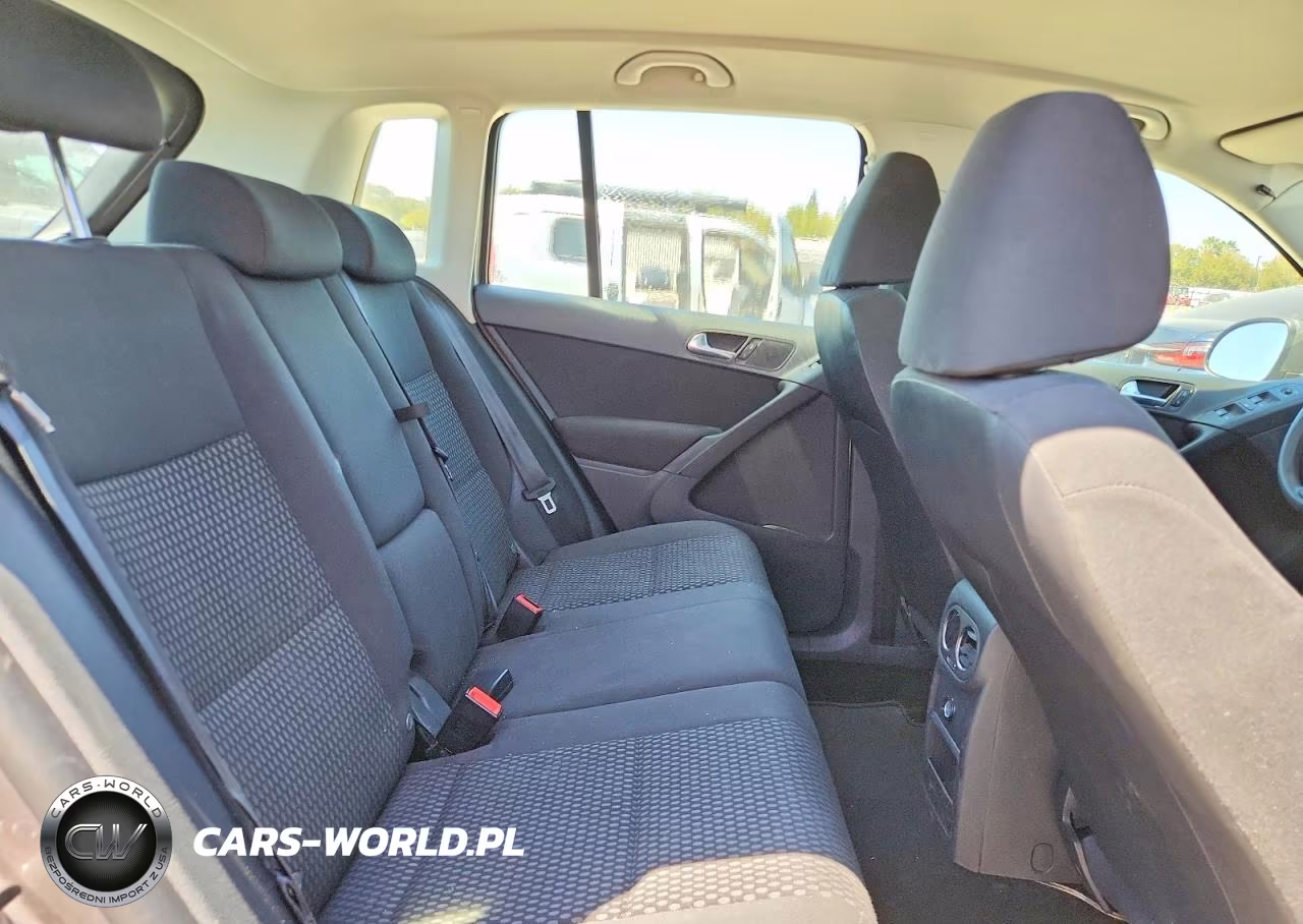 2011 Volkswagen Tiguan S VIN:WVGAV7AX5BW527506 - 10