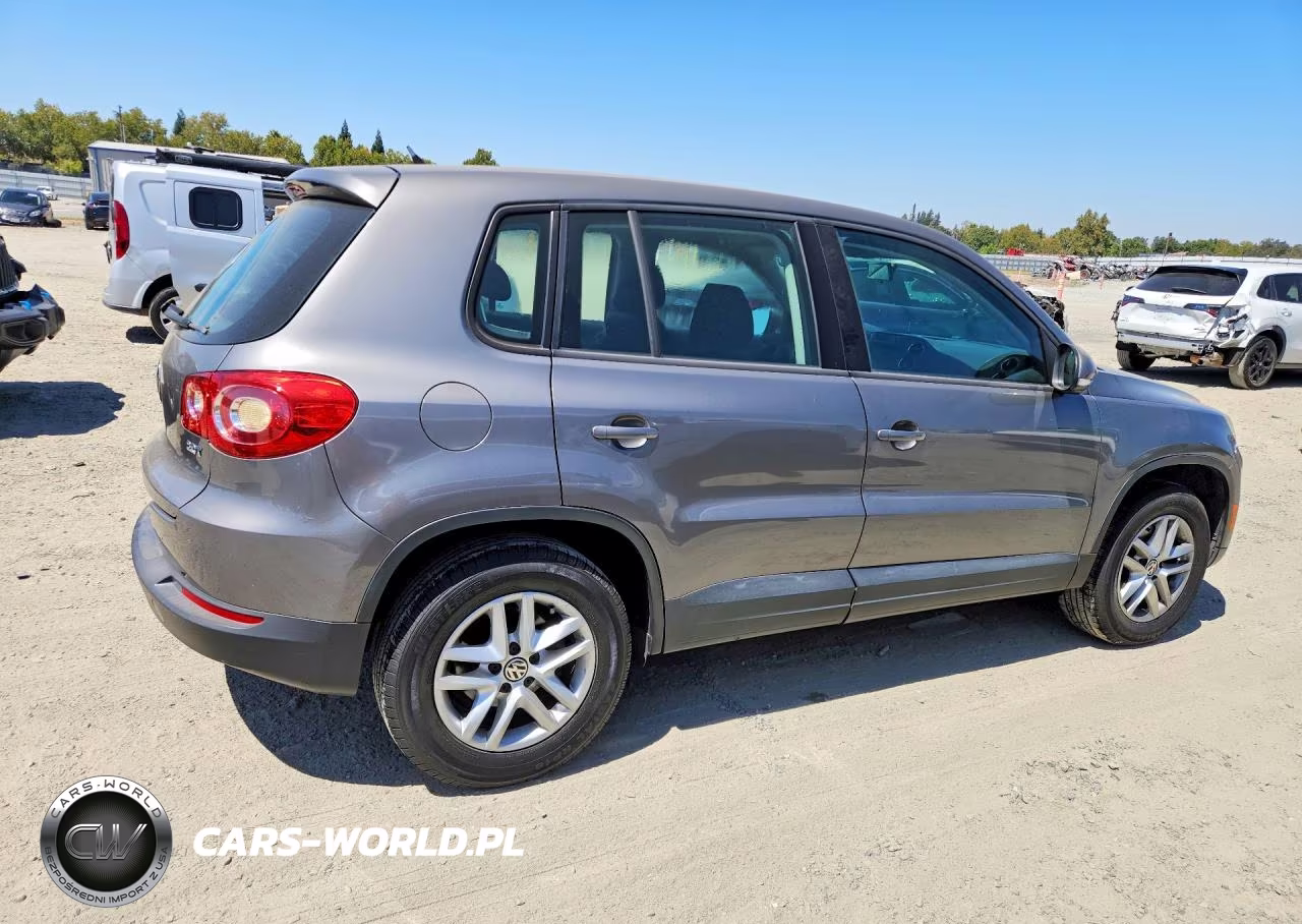 2011 Volkswagen Tiguan S VIN:WVGAV7AX5BW527506 - 3
