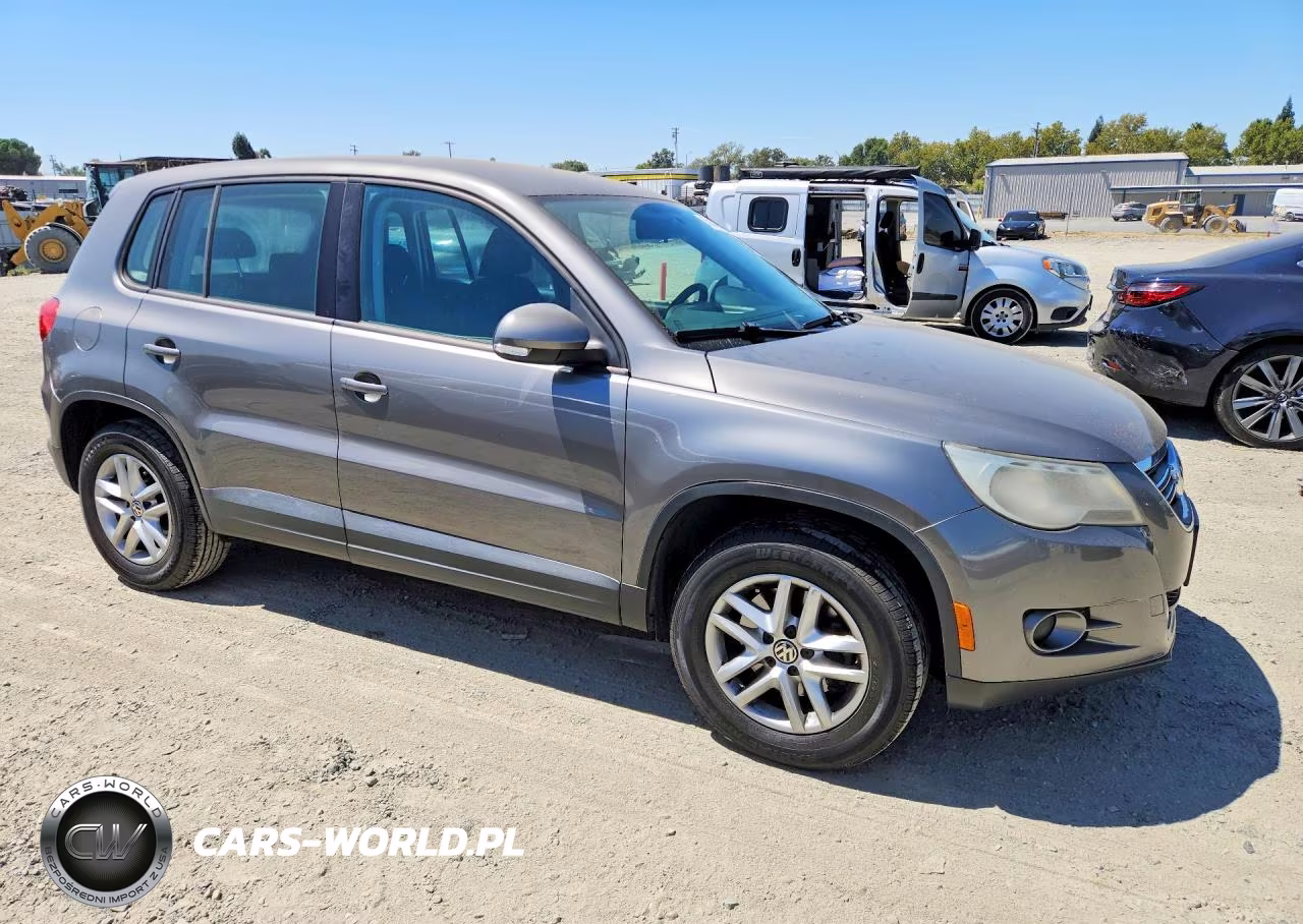 2011 Volkswagen Tiguan S VIN:WVGAV7AX5BW527506 - 4