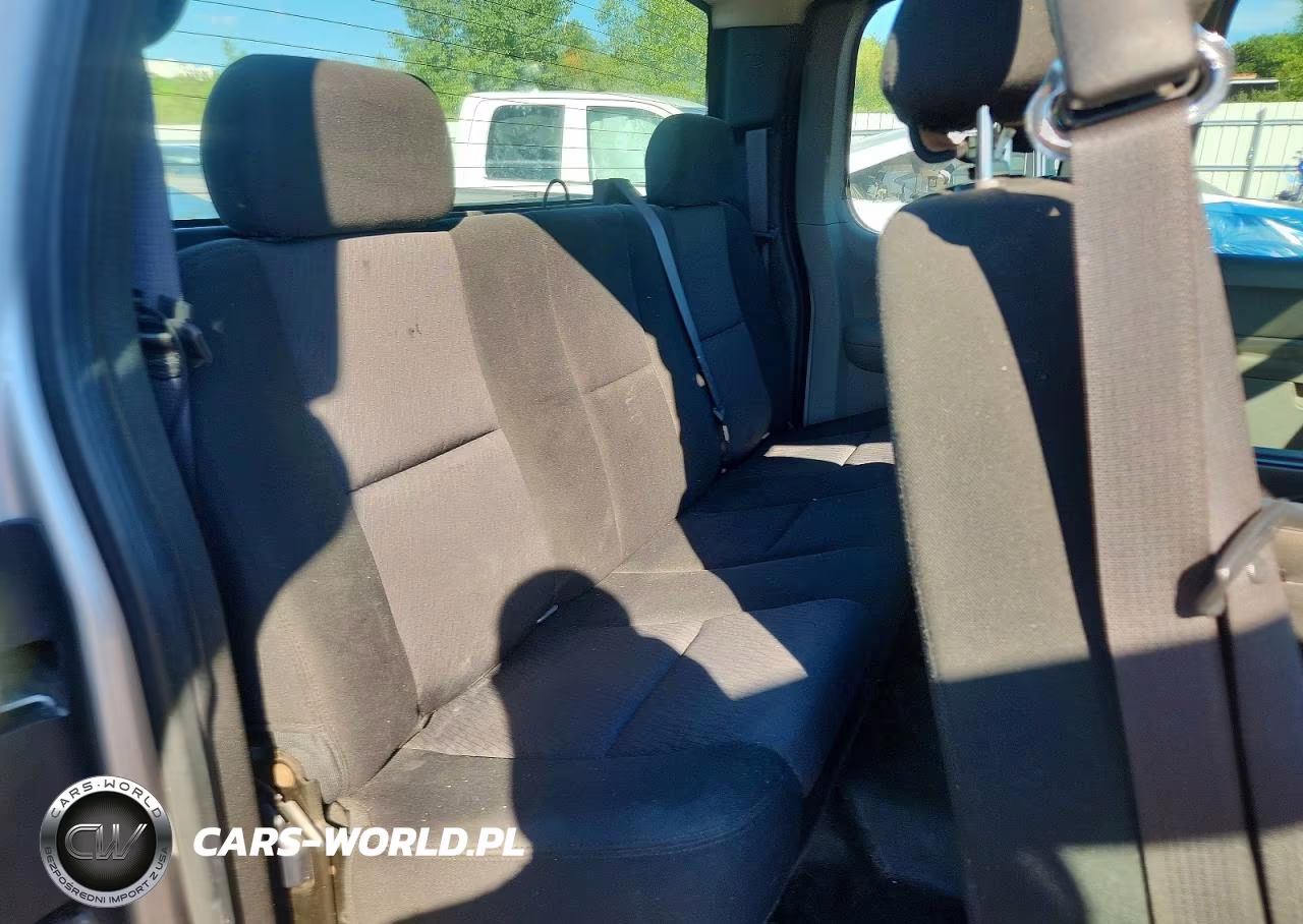2010 Chev 1500 Silve VIN:1GCSCPEXXAZ281994 - 10