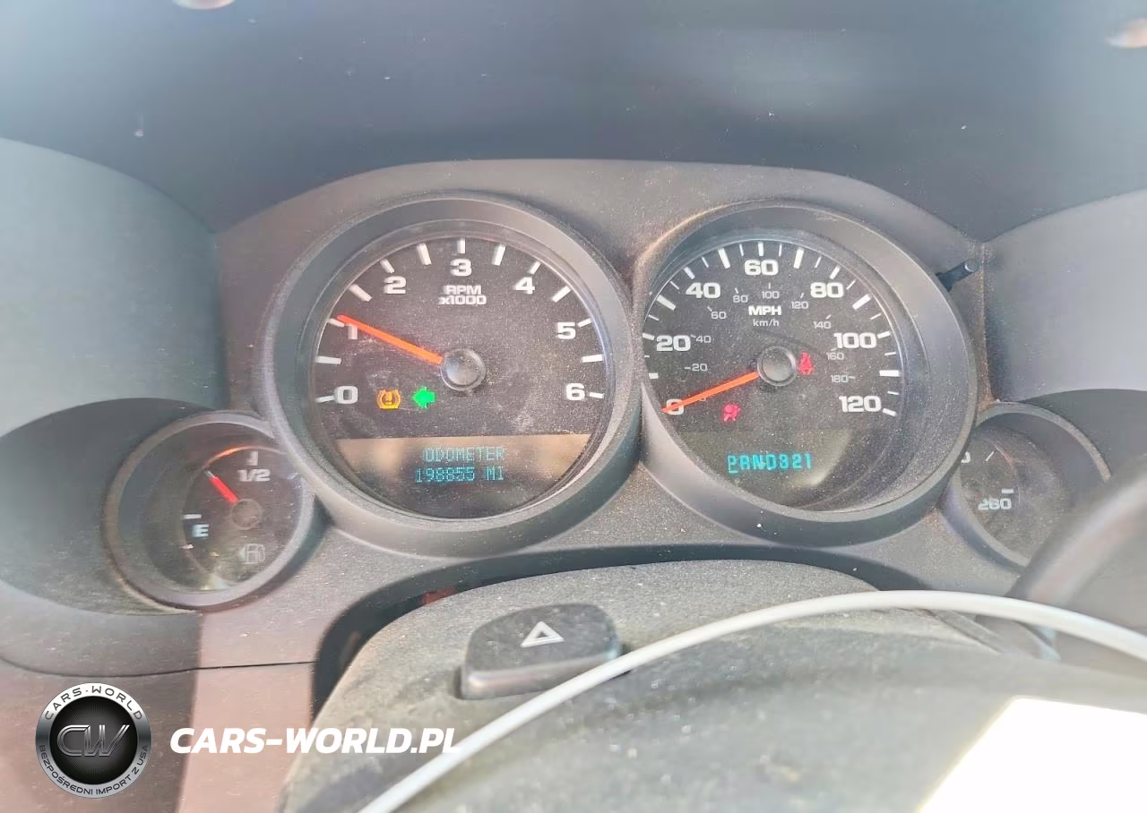 2010 Chev 1500 Silve VIN:1GCSCPEXXAZ281994 - 9