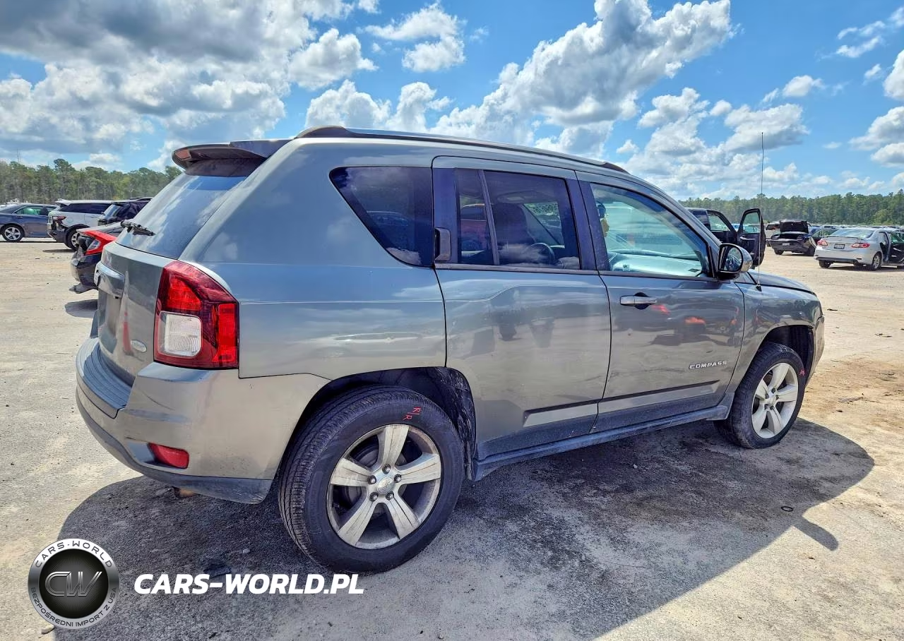 2014 Jeep Compass Latitude VIN:1C4NJCEB4ED522483 - 3