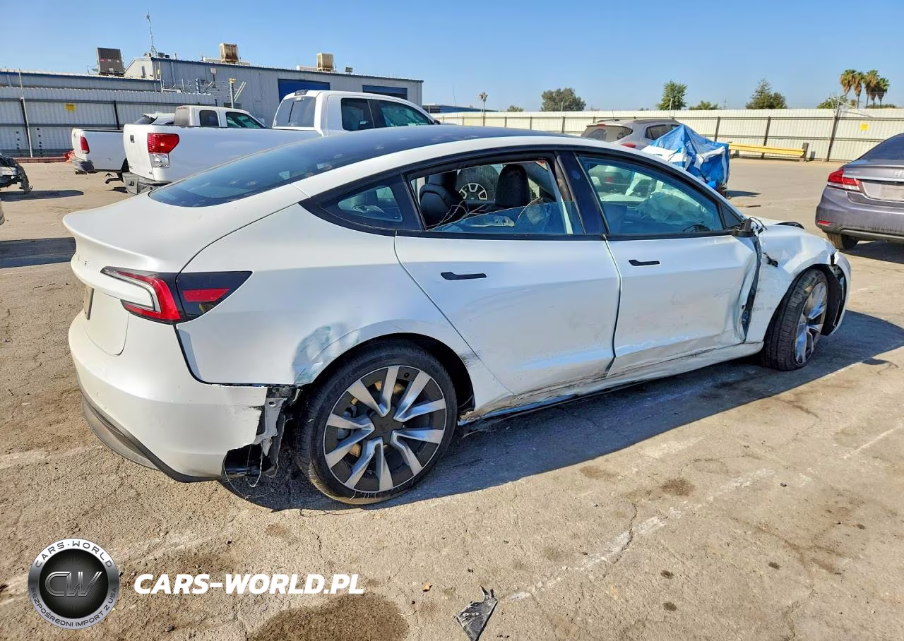 2025 Tesla Model 3 VIN:5YJ3E1EAXSF078800 - 3