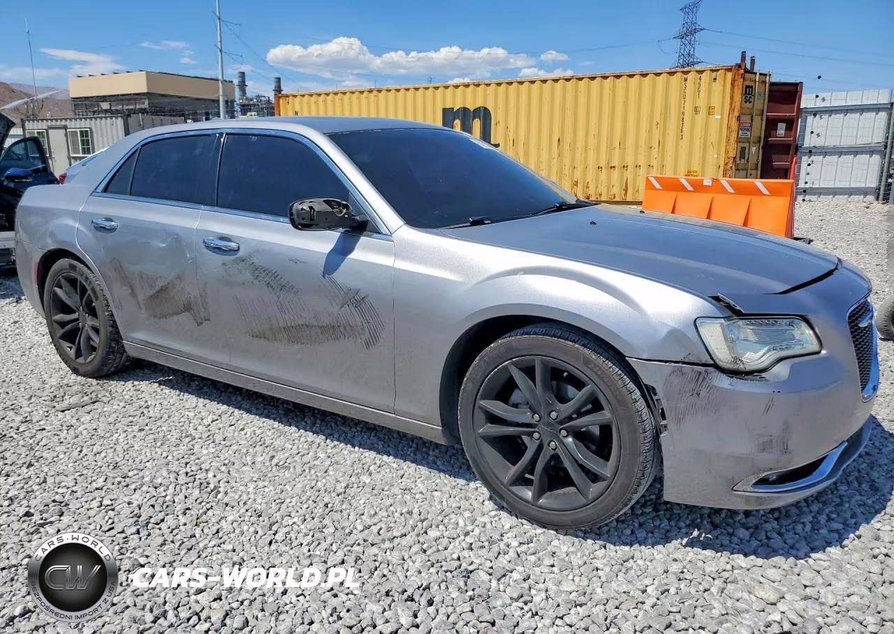 2016 Chrysler 300C VIN:2C3CCAEG2GH351065 - 4