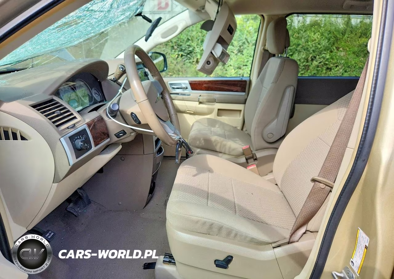 2010 Chrysler Town & Country Touring VIN:2A4RR5D17AR380808 - 7