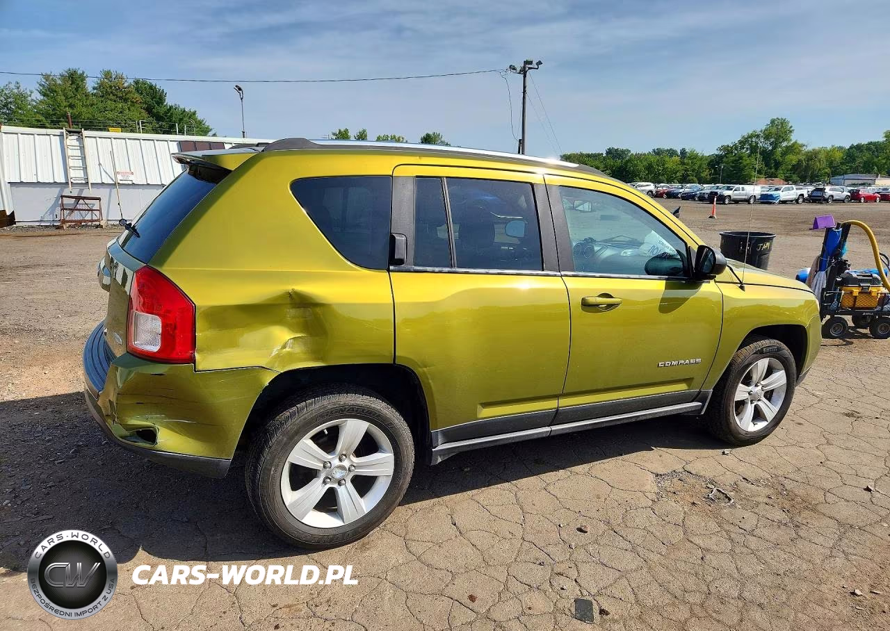 2012 Jeep Compass Latitude VIN:1C4NJDEB9CD572525 - 3