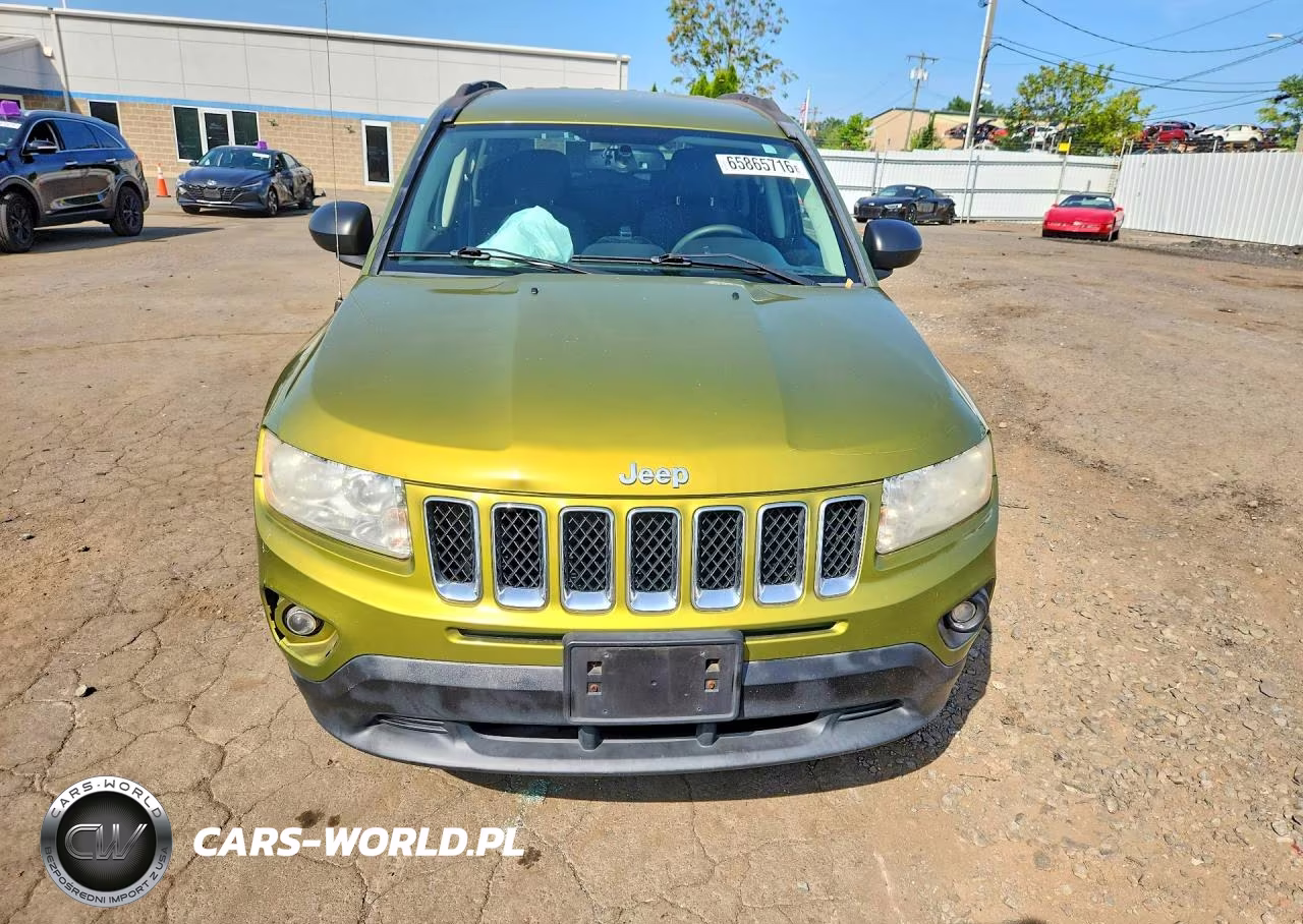 2012 Jeep Compass Latitude VIN:1C4NJDEB9CD572525 - 5