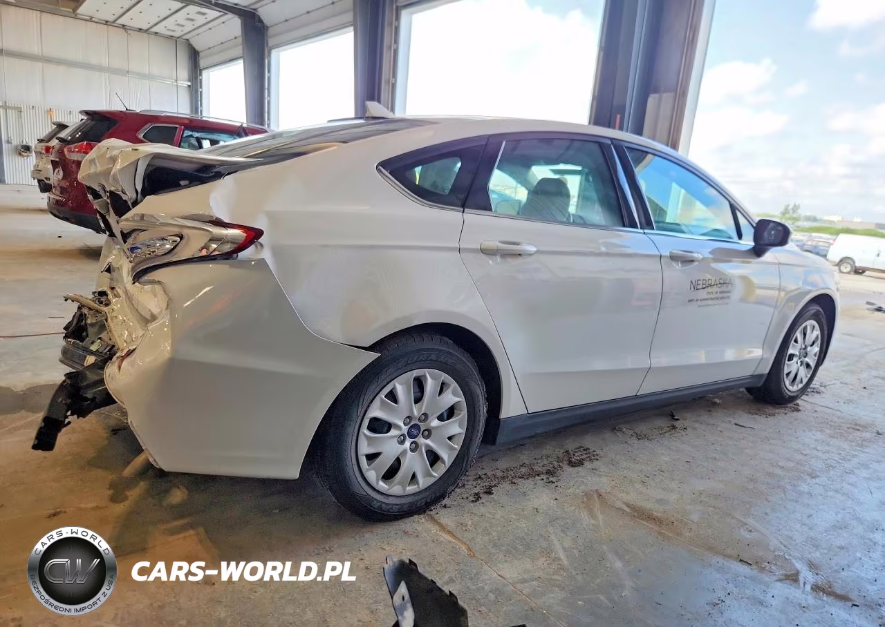 2020 Ford Fusion S VIN:3FA6P0G75LR118869 - 3