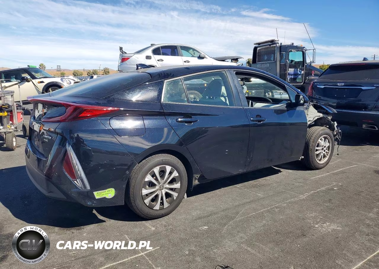 2022 Toyota Prius Prime Limited VIN:JTDKAMFP2N3206573 - 3