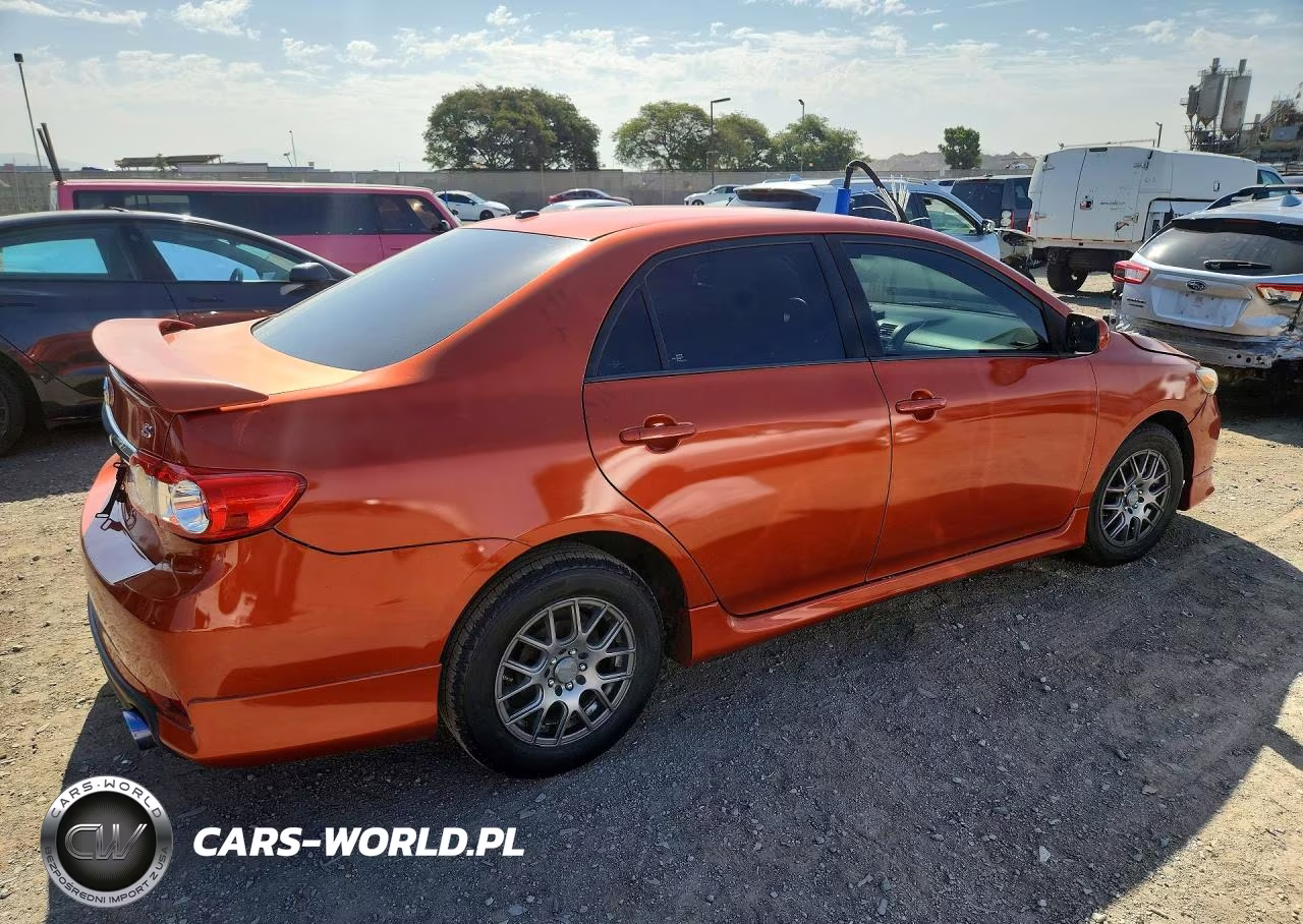 2013 Toyota Corolla S Special Edition VIN:2T1BU4EE8DC085335 - 3