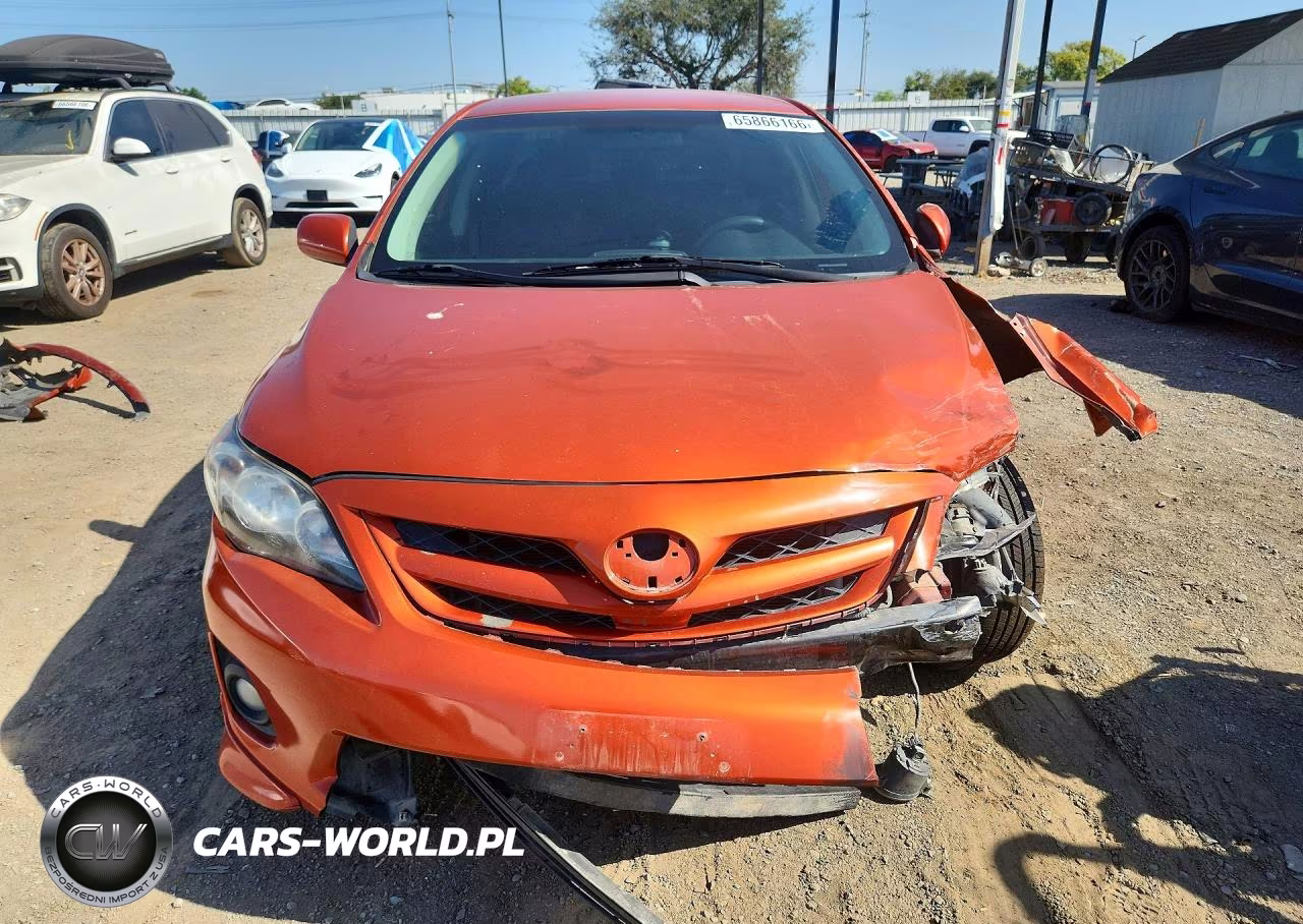 2013 Toyota Corolla S Special Edition VIN:2T1BU4EE8DC085335 - 5