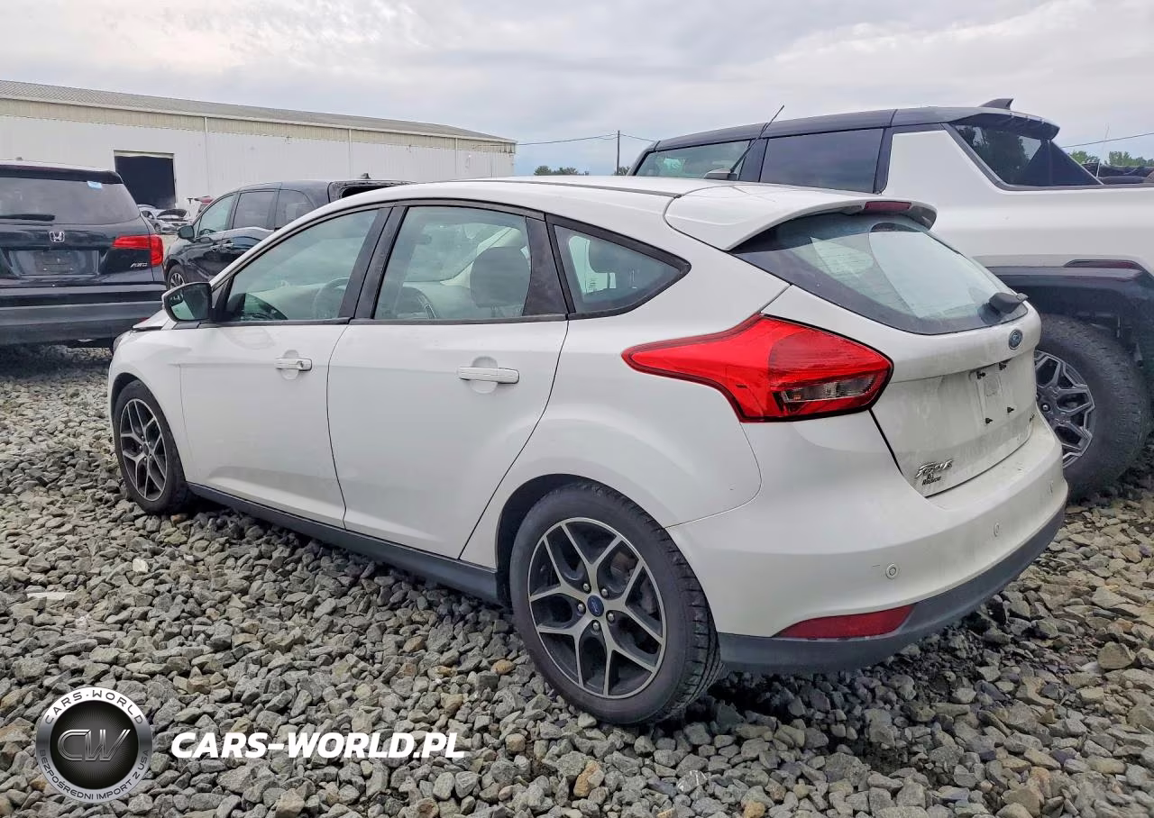2017 Ford Focus Sel VIN:1FADP3M28HL330477 - 2