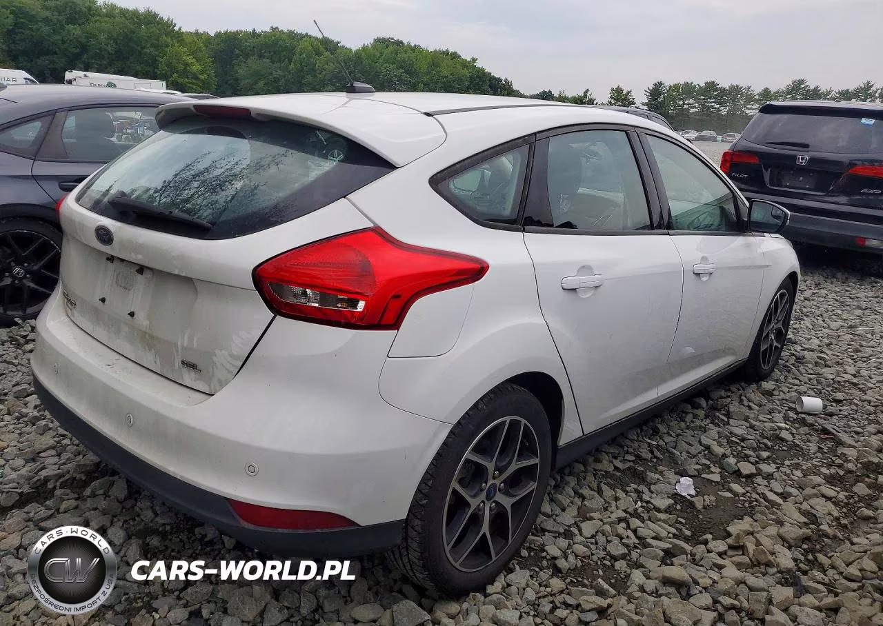 2017 Ford Focus Sel VIN:1FADP3M28HL330477 - 3