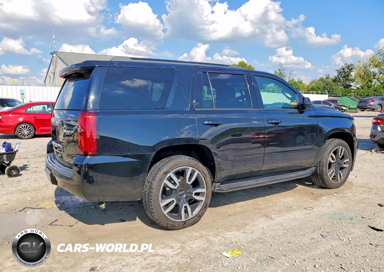 2018 Chevrolet Tahoe K1500 Premier VIN:1GNSKCKC5JR149987 - 3