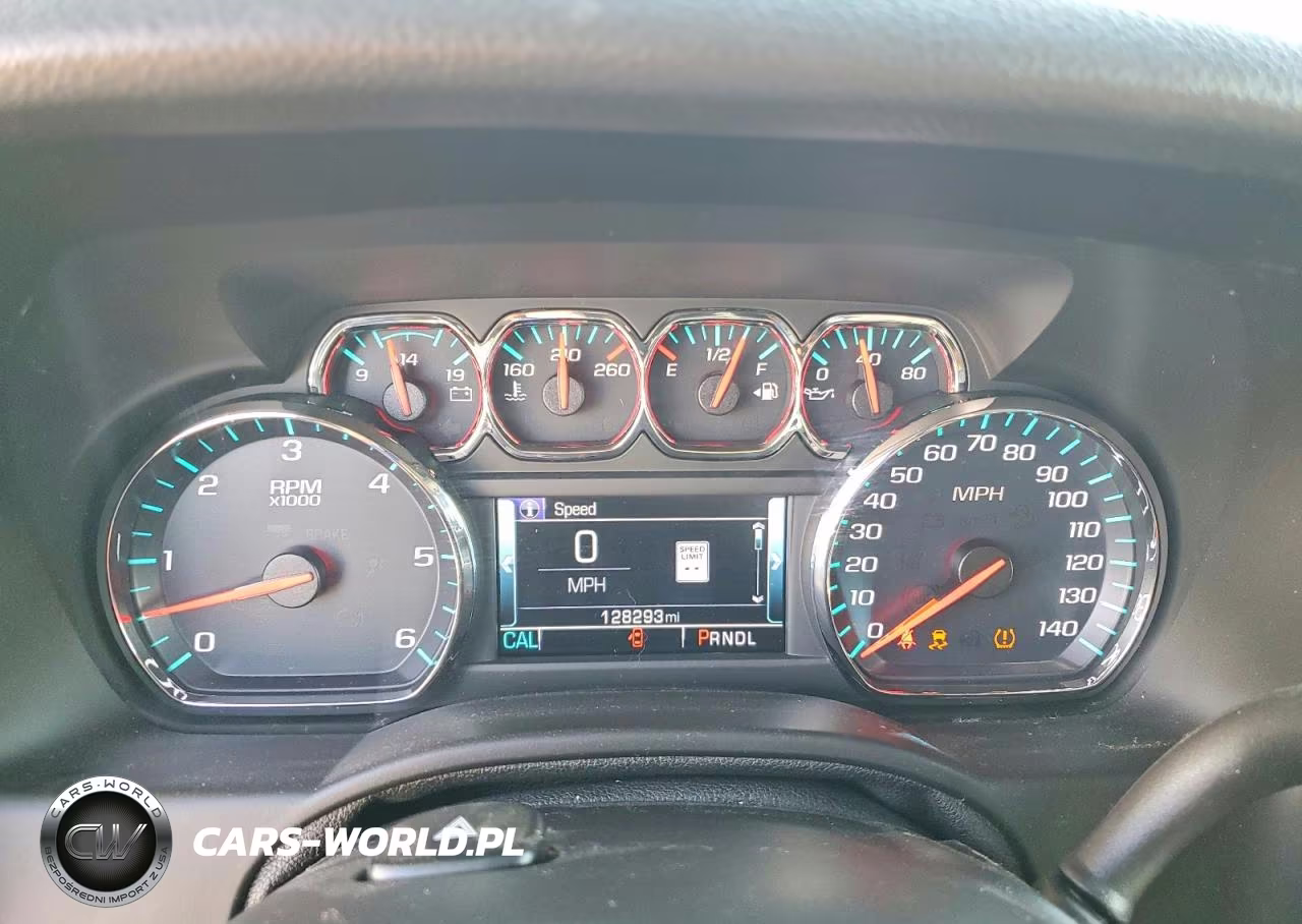2018 Chevrolet Tahoe K1500 Premier VIN:1GNSKCKC5JR149987 - 9