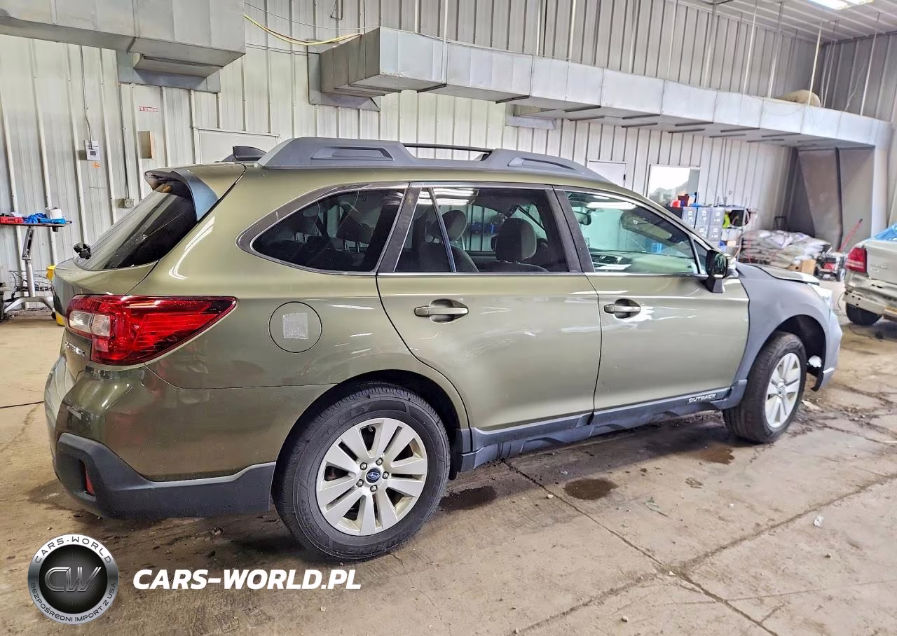 2019 Subaru Outback 2.5I Premium VIN:4S4BSAFC7K3361104 - 3