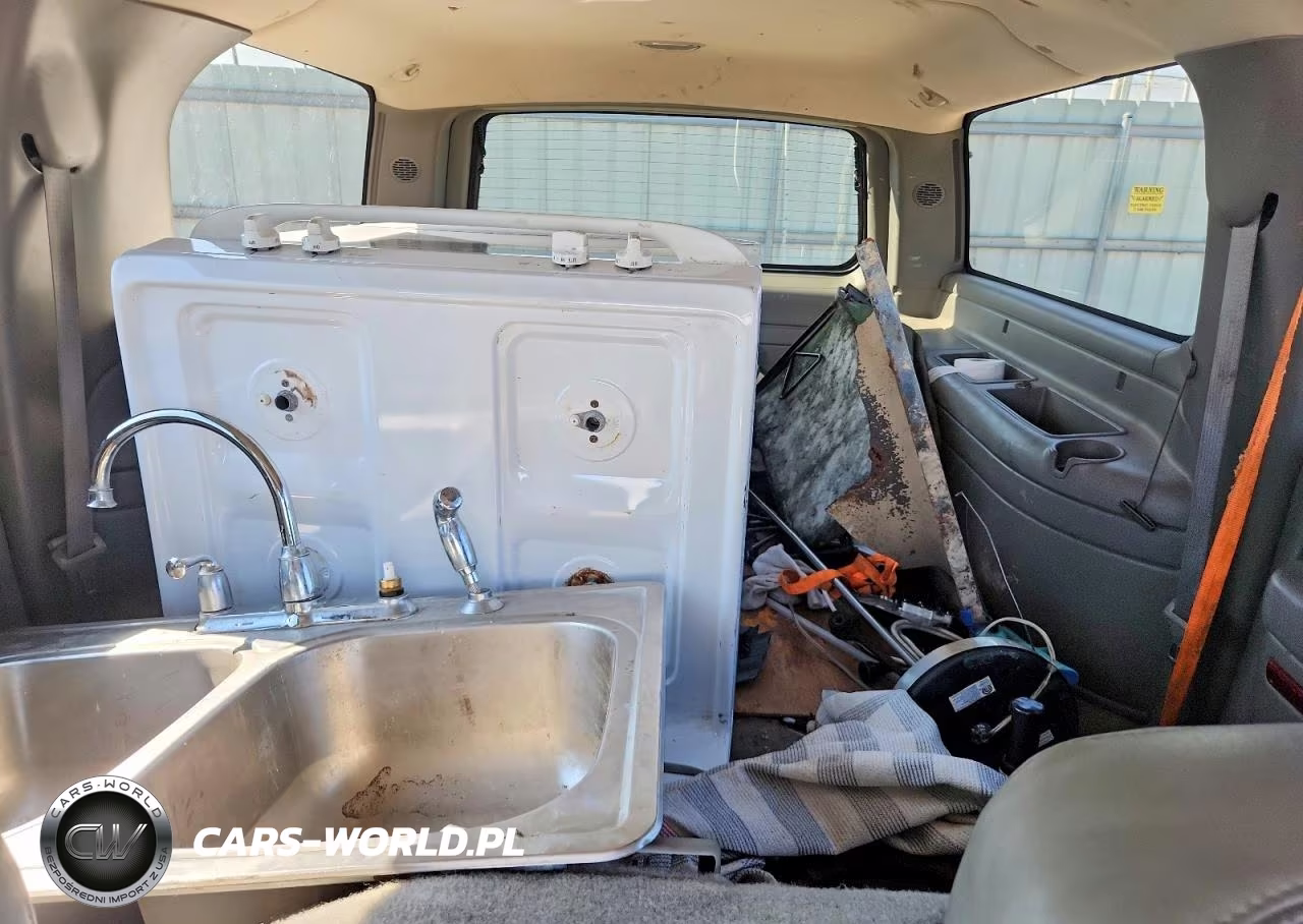 2005 Chevrolet Suburban K1500 VIN:1GNFK16Z65J129885 - 10
