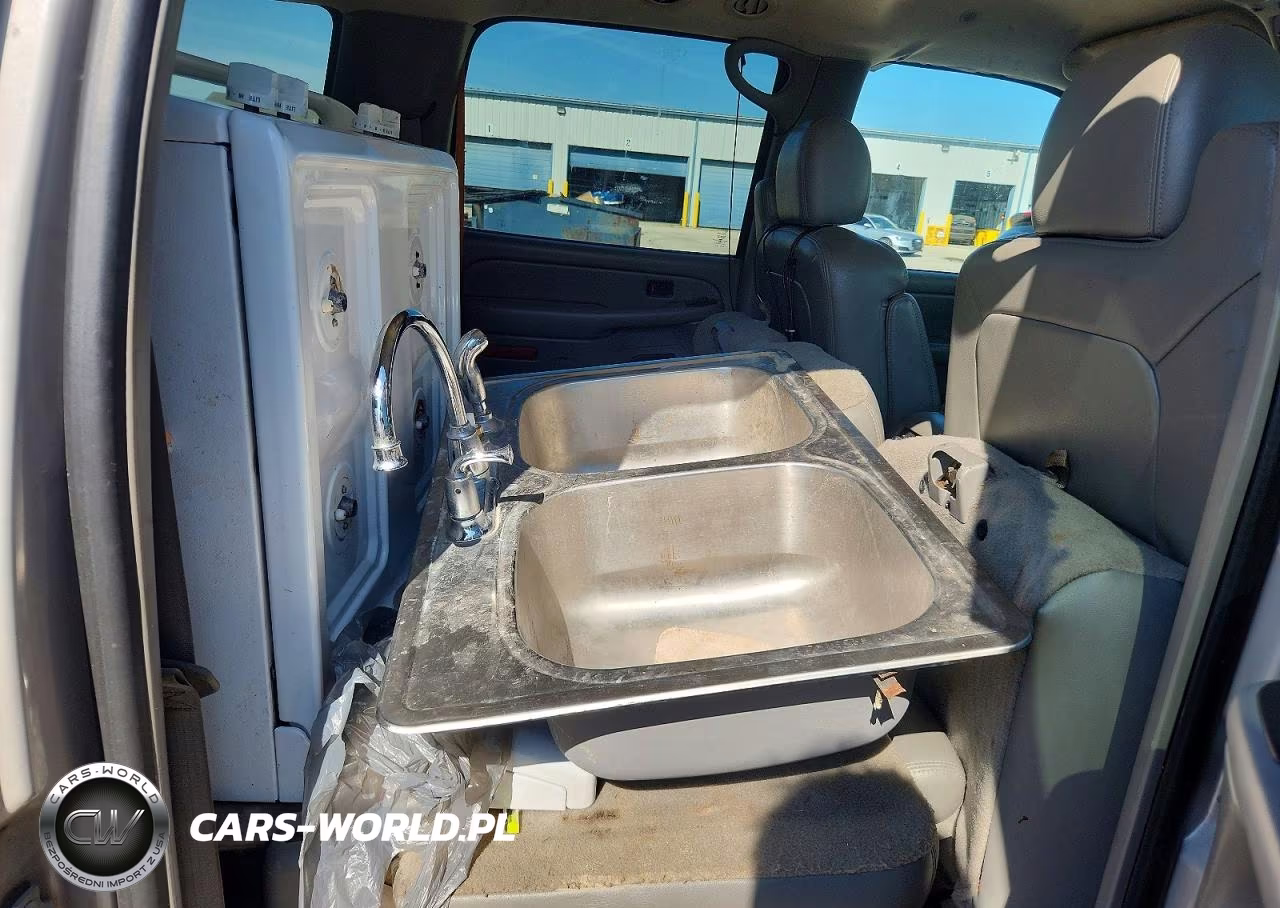 2005 Chevrolet Suburban K1500 VIN:1GNFK16Z65J129885 - 11
