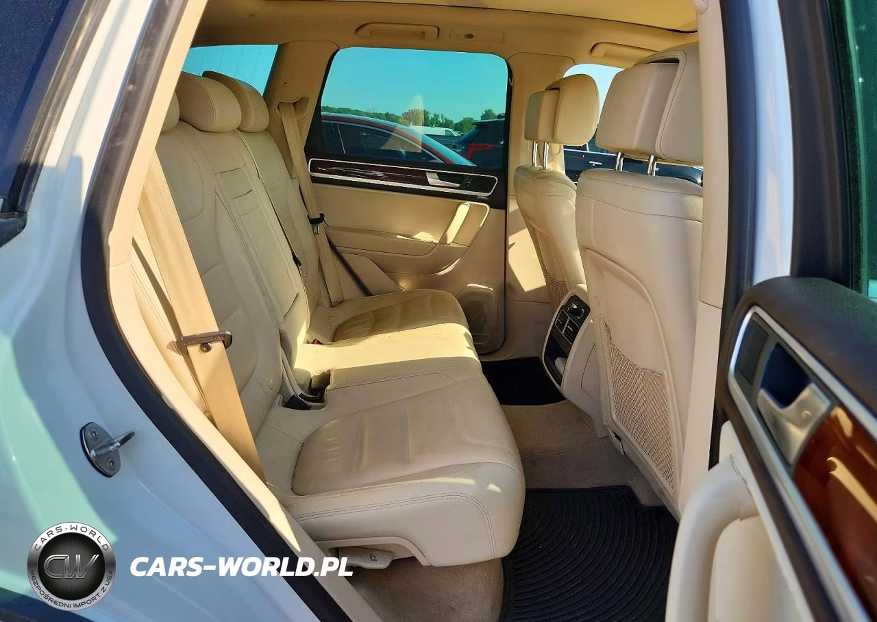 2013 Volkswagen Touareg V6 Tdi VIN:WVGEP9BP8DD007501 - 11