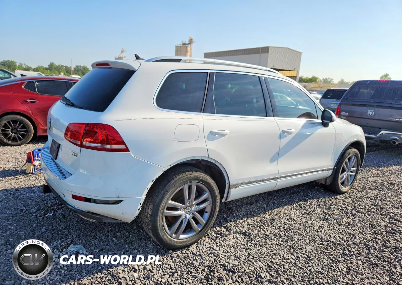 2013 Volkswagen Touareg V6 Tdi VIN:WVGEP9BP8DD007501 - 3