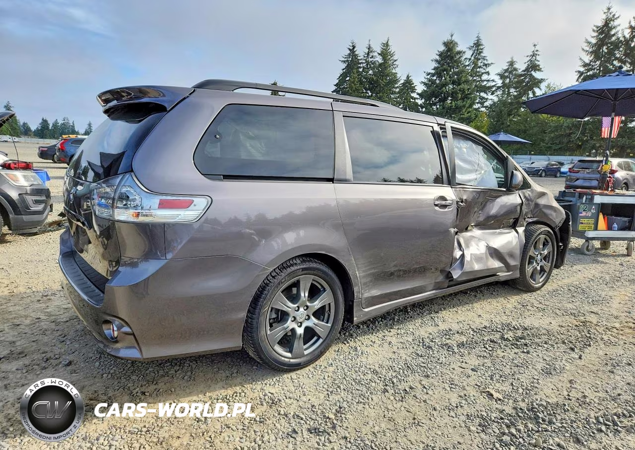2017 Toyota Sienna Se VIN:5TDXZ3DC3HS790459 - 3
