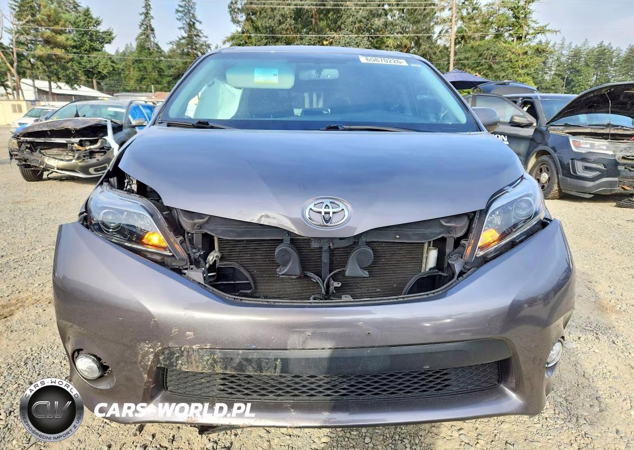 2017 Toyota Sienna Se VIN:5TDXZ3DC3HS790459 - 5