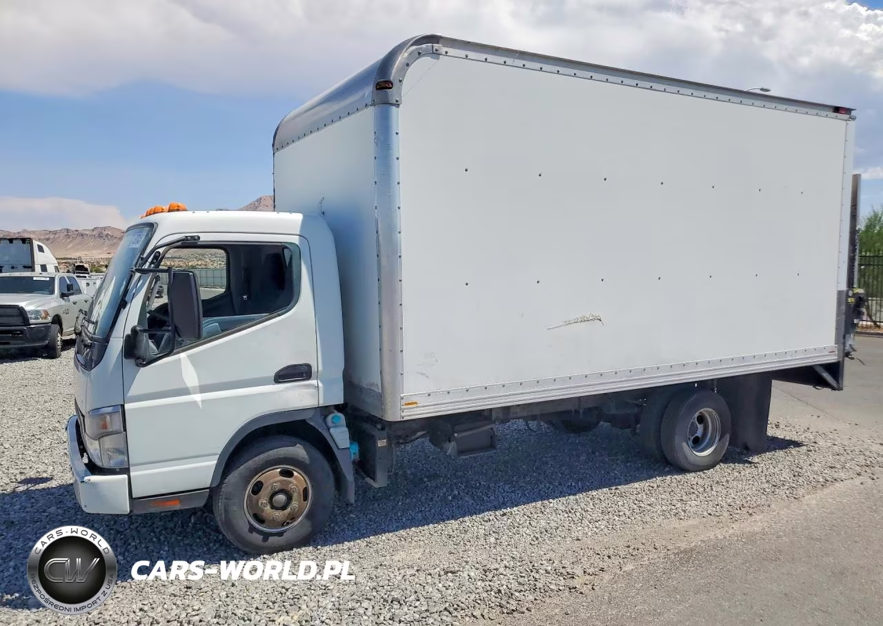 2005 Mitsubishi Box Truck - Box Truck – zdjęcie 1 z 13