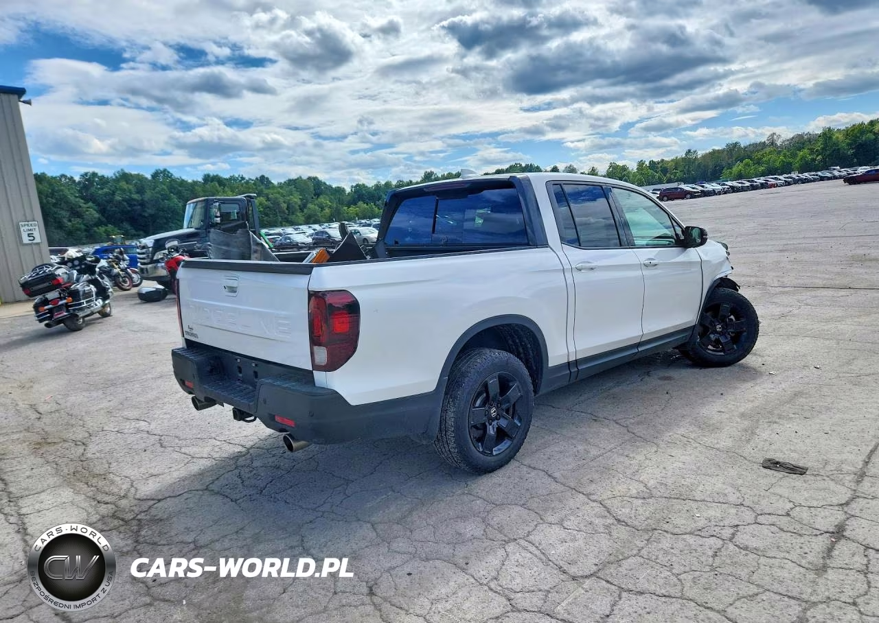 2025 Honda Ridgeline Black Edition VIN:5FPYK3F86SB033141 - 3