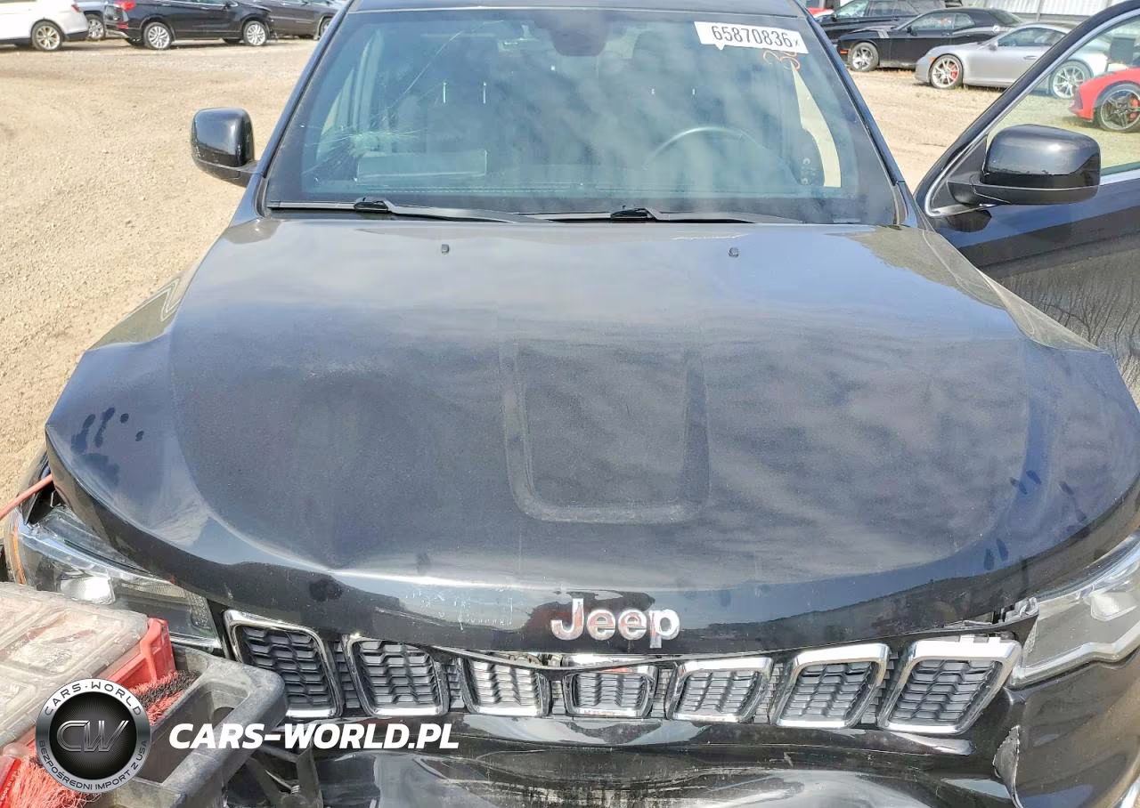2018 Jeep Grand Cherokee Laredo VIN:1C4RJFAG9JC321005 - 12