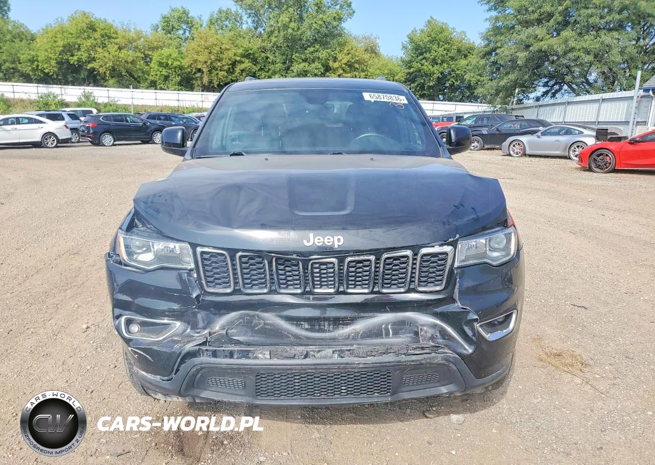 2018 Jeep Grand Cherokee Laredo VIN:1C4RJFAG9JC321005 - 5
