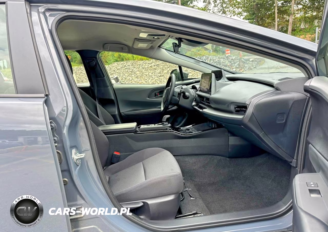 2025 Toyota Prius Le VIN:JTDACAAU3S3054638 - 8