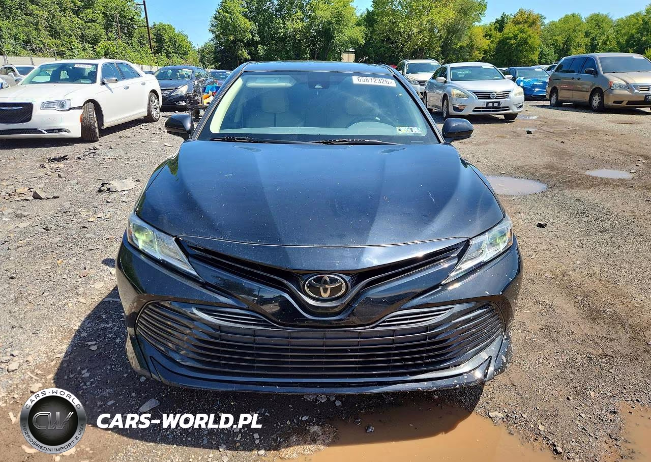2020 Toyota Camry Le VIN:4T1C11AK4LU341071 - 5