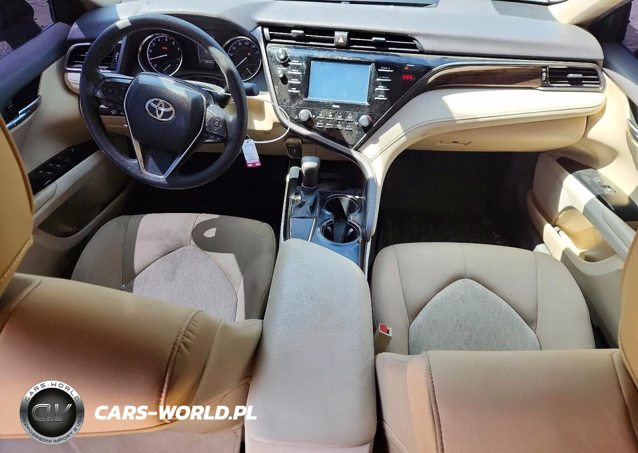 2020 Toyota Camry Le VIN:4T1C11AK4LU341071 - 8