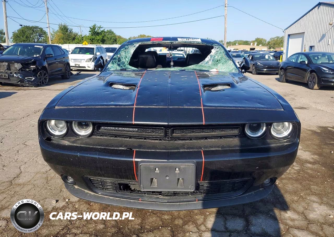 2018 Dodge Challenger Sxt VIN:2C3CDZAG1JH322312 - 5