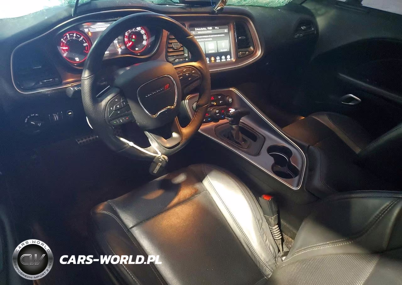2018 Dodge Challenger Sxt VIN:2C3CDZAG1JH322312 - 8