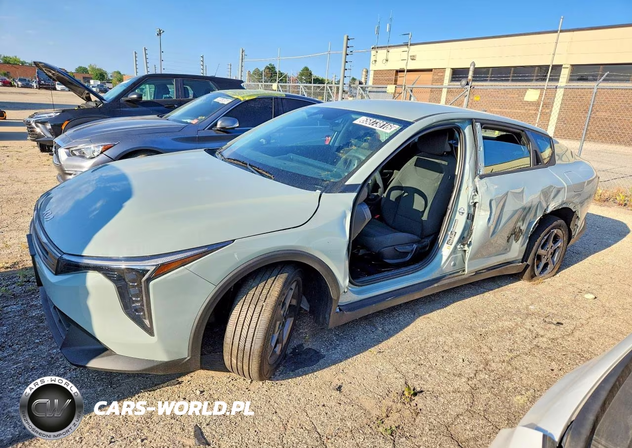 2026 Kia K4 Lxs VIN:3KPFT4DE5TE354123 - 1