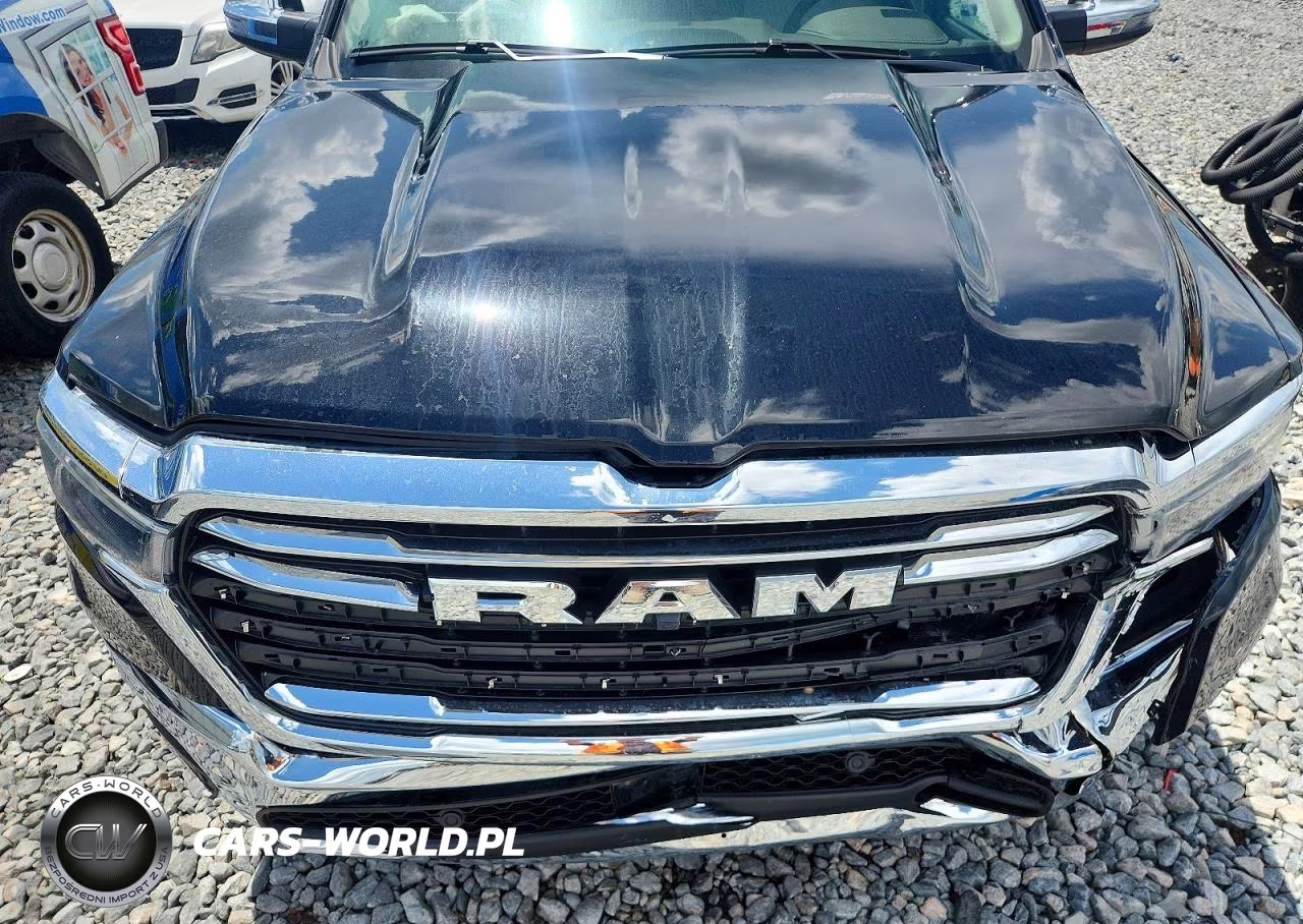 2025 Ram 1500 Laramie VIN:1C6SRFJP5SN761889 - 11