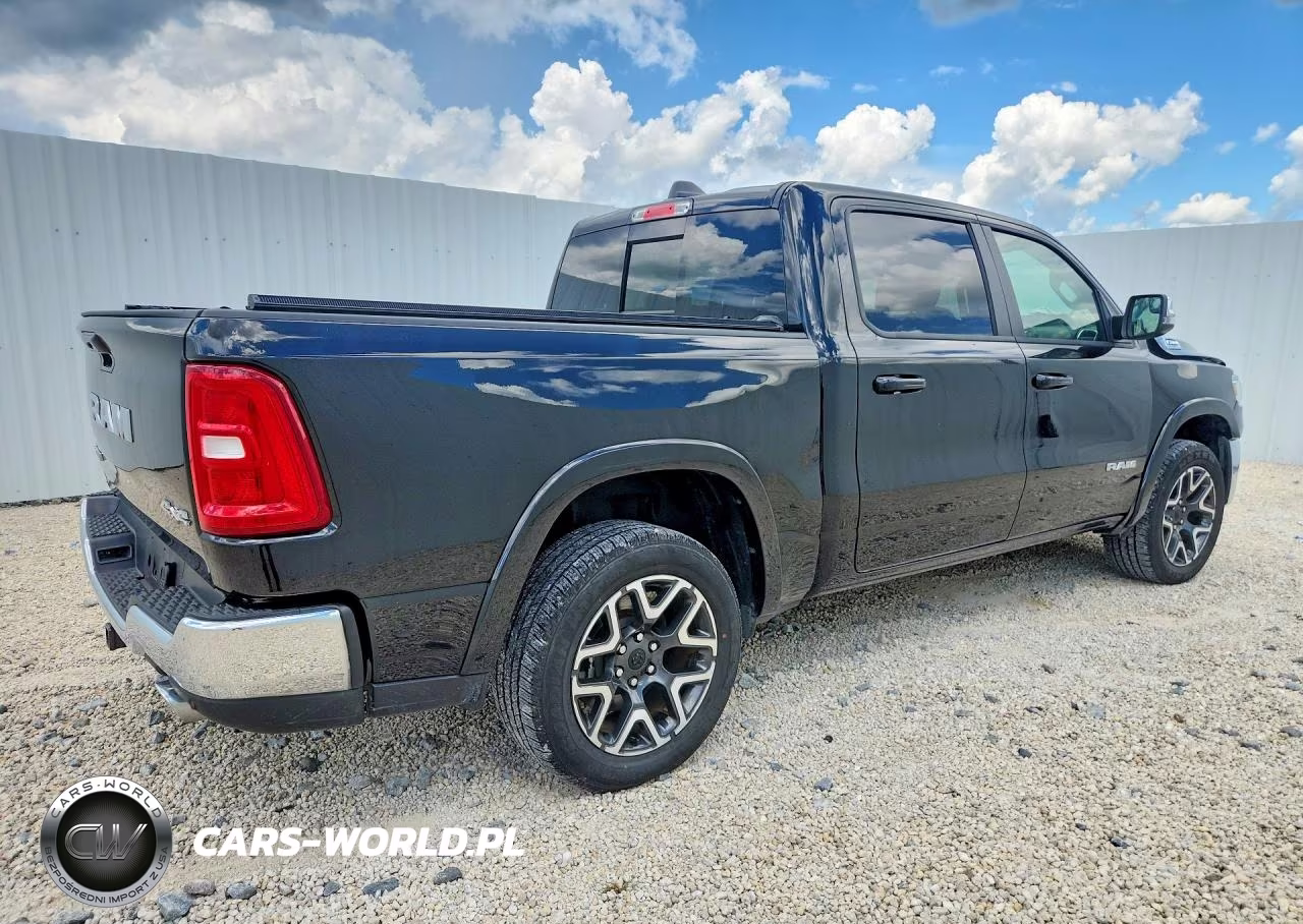 2025 Ram 1500 Laramie VIN:1C6SRFJP5SN761889 - 3