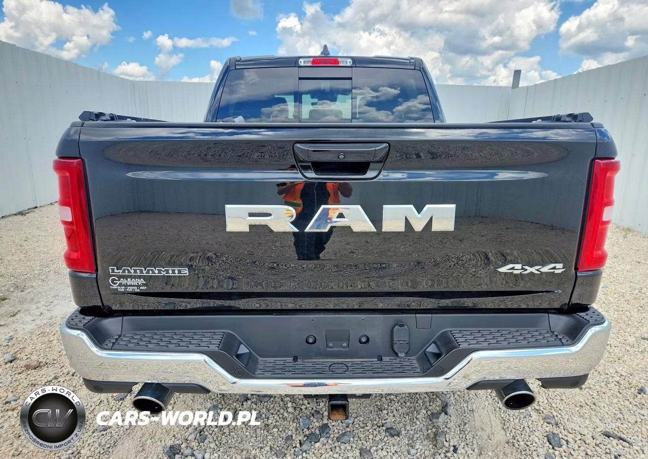 2025 Ram 1500 Laramie VIN:1C6SRFJP5SN761889 - 6