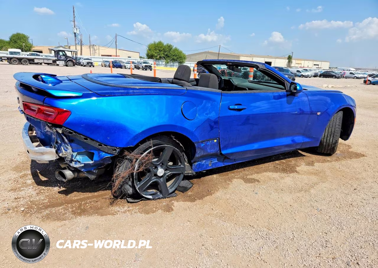 2018 Chevrolet Camaro Lt VIN:1G1FB3DX2J0132264 - 3