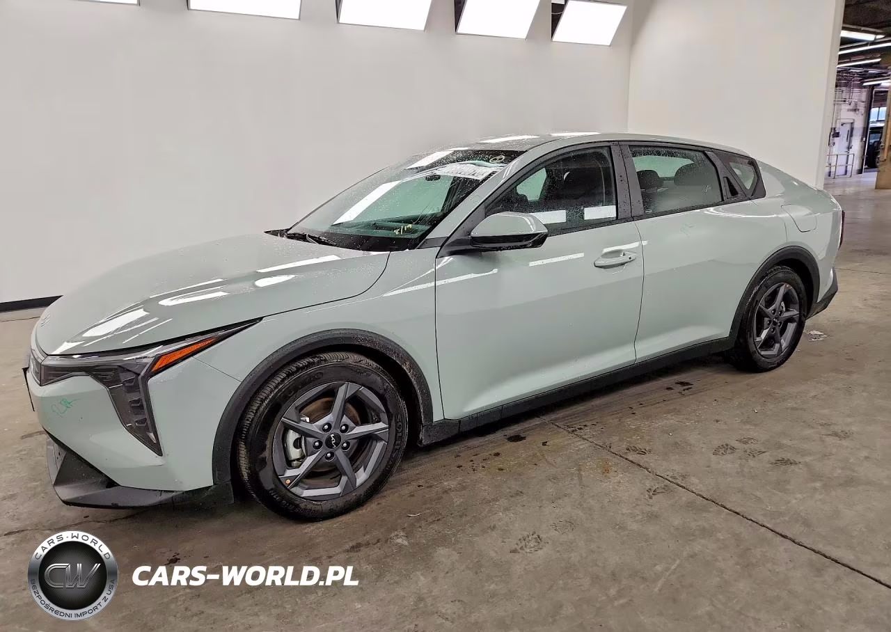 2026 Kia K4 Lxs – zdjęcie 1 z 12
