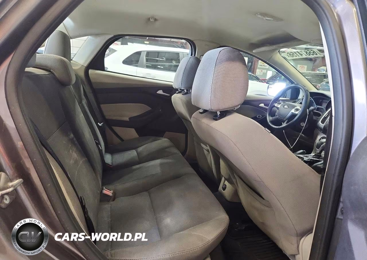 2014 Ford Focus Se VIN:1FADP3F20EL454719 - 10
