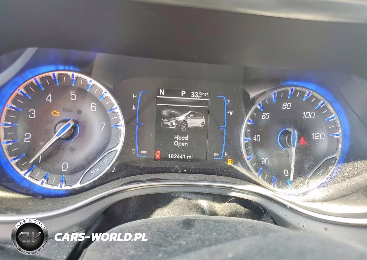 2018 Chrysler Pacifica Touring L VIN:2C4RC1BG3JR352592 - 9