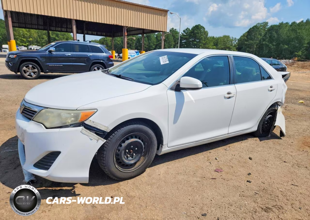 2012 Toyota Camry L – zdjęcie 1 z 12