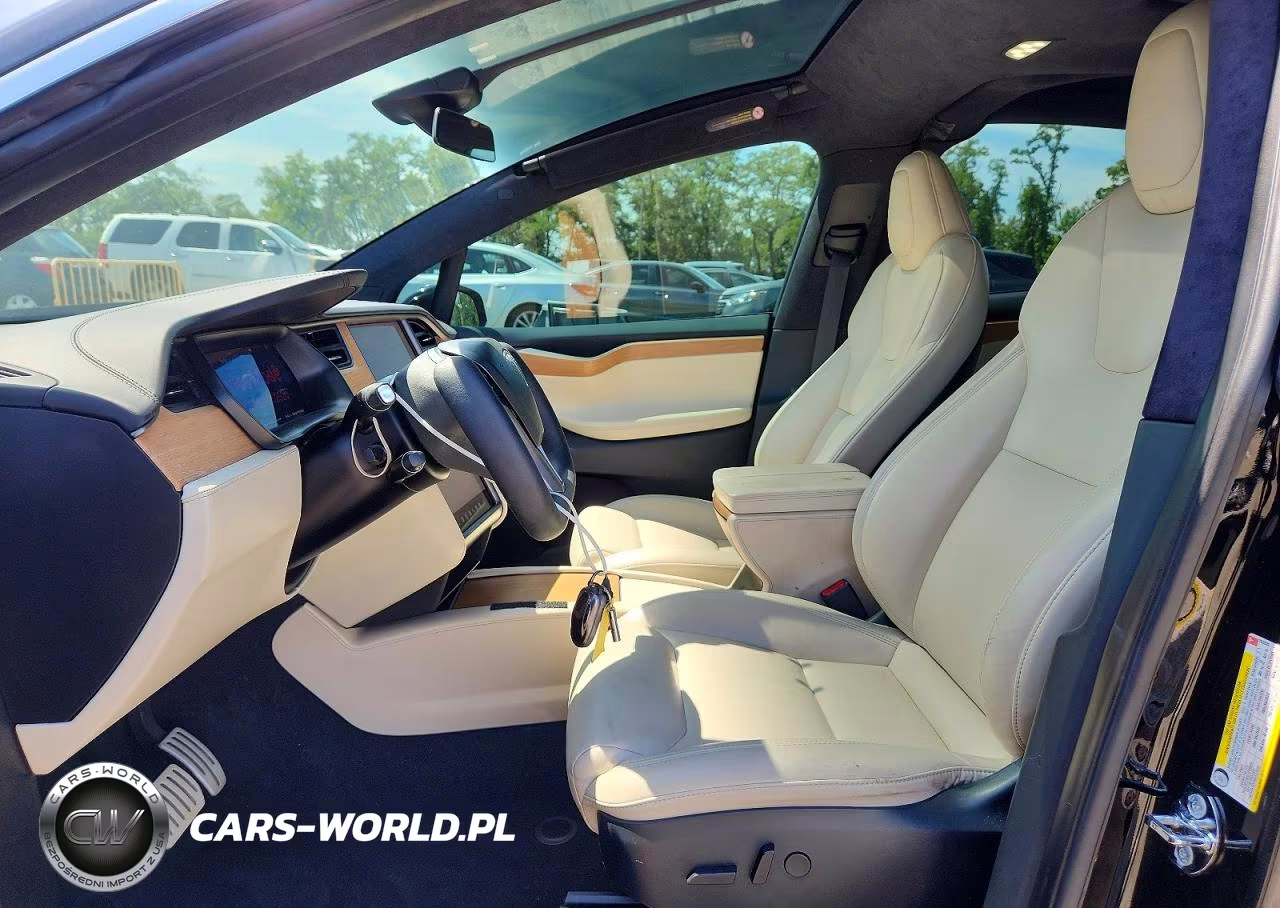 2020 Tesla Model X VIN:5YJXCDE49LF262520 - 7