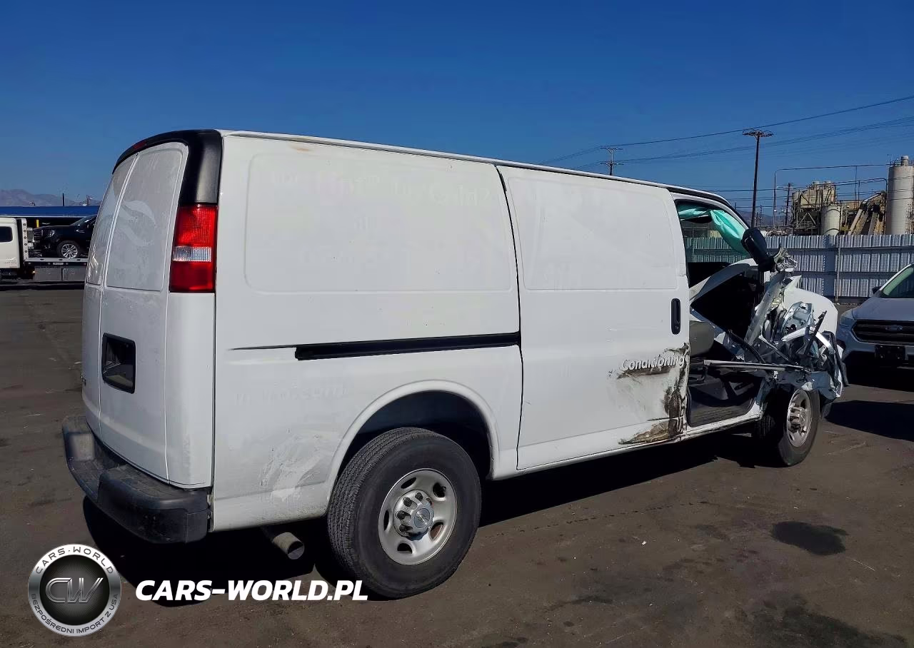 2025 Chevrolet Express 2500 Cargo Delivery Van VIN:1GCWGAFP8S1106953 - 3